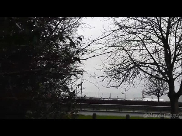 شاهد مناورة قائد طائرة الإمارات لتفادي الاصطدام بسبب الرياح القوية